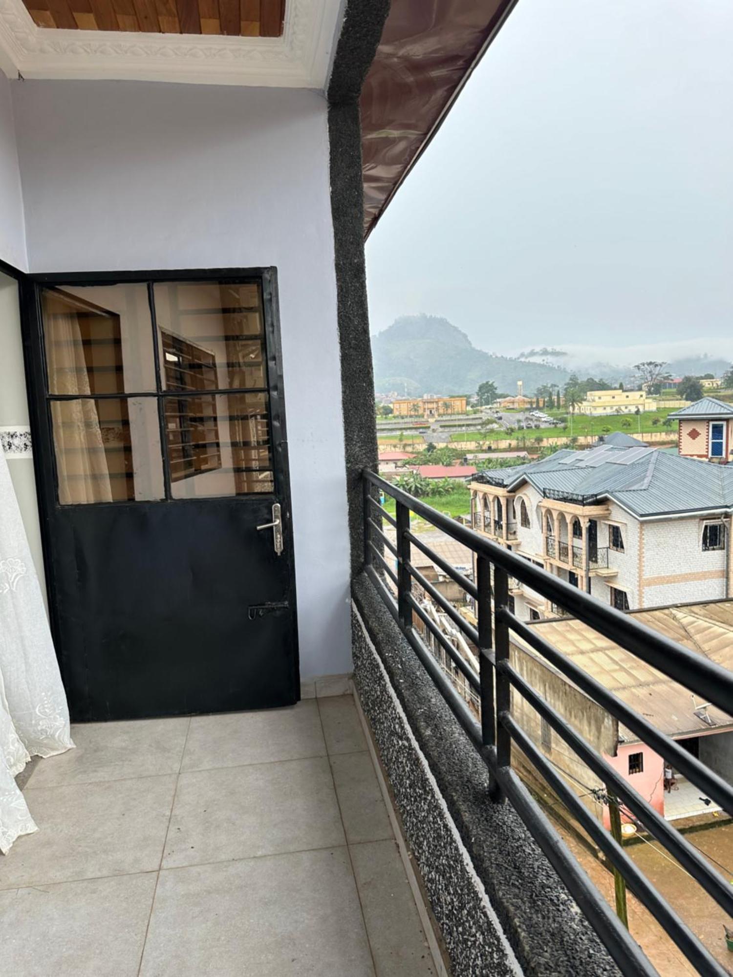 Residence Timo Yaoundé Екстериор снимка
